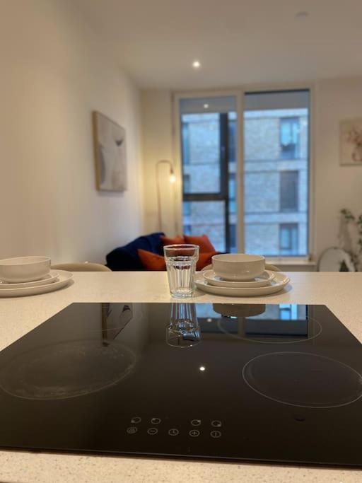 Modern Trafford 1Br Apartment-Free Parking-Cinema Room Manchester Buitenkant foto