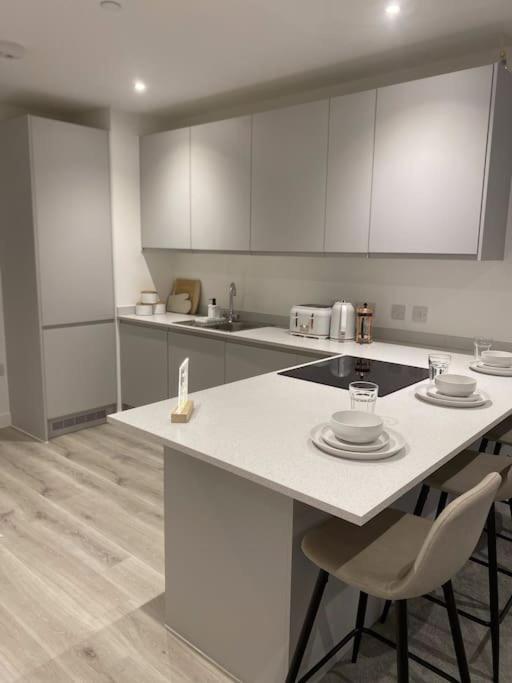 Modern Trafford 1Br Apartment-Free Parking-Cinema Room Manchester Buitenkant foto