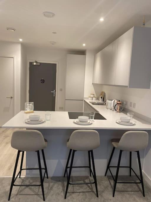 Modern Trafford 1Br Apartment-Free Parking-Cinema Room Manchester Buitenkant foto