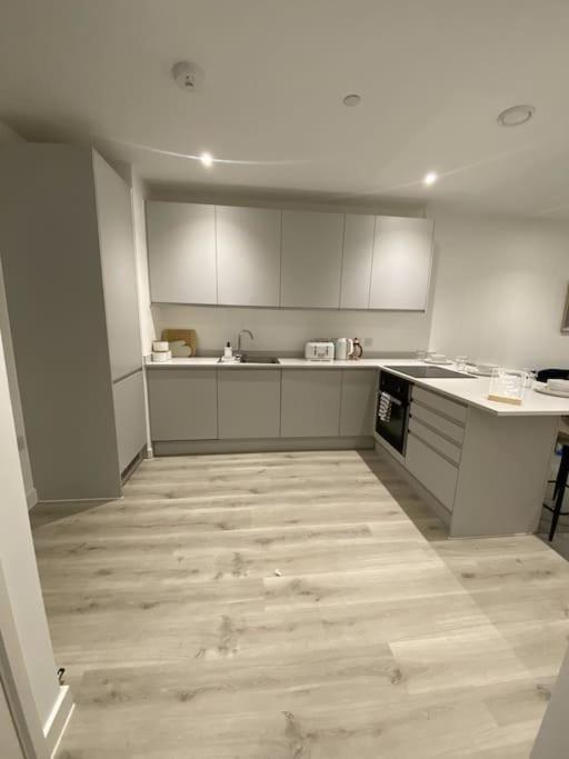 Modern Trafford 1Br Apartment-Free Parking-Cinema Room Manchester Buitenkant foto