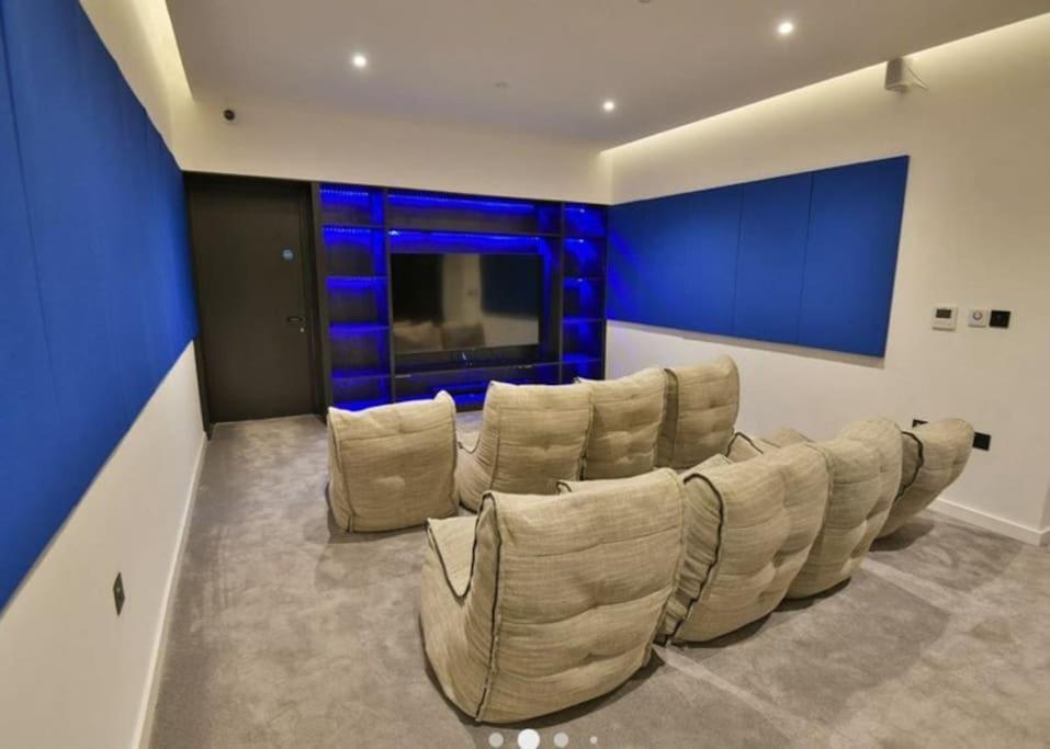 Modern Trafford 1Br Apartment-Free Parking-Cinema Room Manchester Buitenkant foto